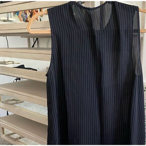 Theory NWOT ‘Brennia’ Silk Pinstripe Sheer Shell Blouse Top in Black Size Medium - Picture 5 of 8
